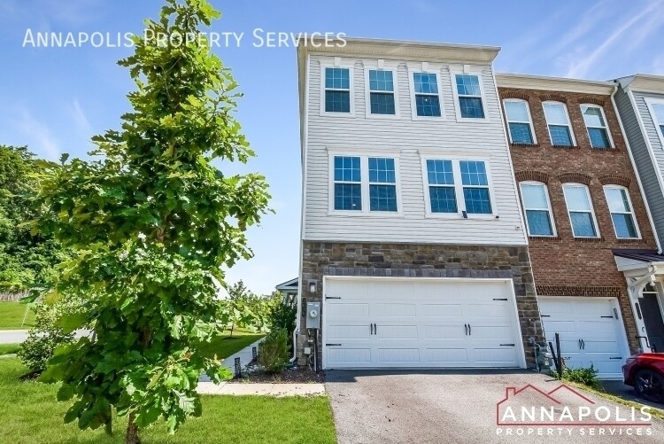 2610 Hardaway Cir in Severn, MD - Building Photo