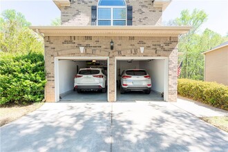 5555 Hedge Brook Dr in Cumming, GA - Foto de edificio - Building Photo