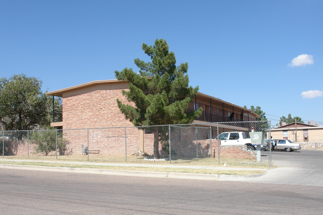 4421 Sunrise Ave in El Paso, TX - Building Photo