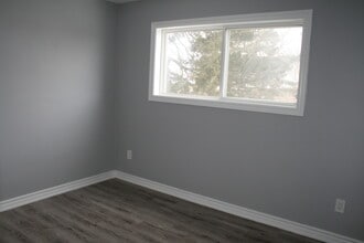 950 Eastlawn Av in Sarnia, ON - Building Photo - Building Photo