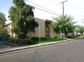 Elmer Gardens Apartamentos