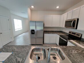 32618 Canyonlands Dr in Wesley Chapel, FL - Building Photo - Building Photo