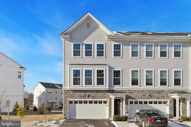property at 212 Red Leaf Ln
