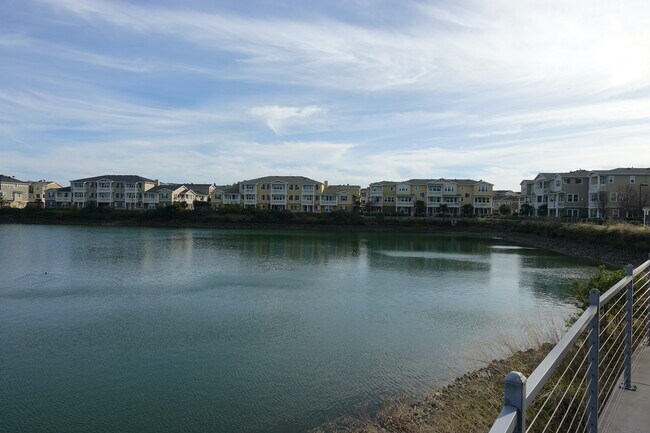 635 True Wind Way in Redwood City, CA - Building Photo - Building Photo