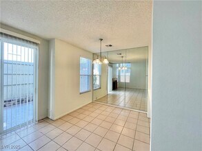 3241 Symphony Dr in Las Vegas, NV - Building Photo - Building Photo