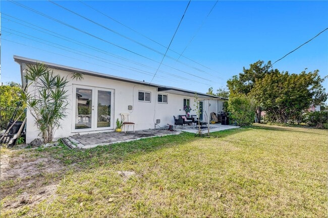 10851 SW 152nd St in Miami, FL - Building Photo - Building Photo
