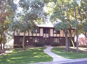 2355 Chalet Gardens Rd, Unit 3