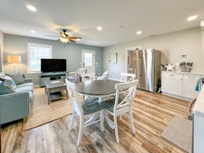 2703 Homes Dr in Morehead City, NC - Foto de edificio - Building Photo