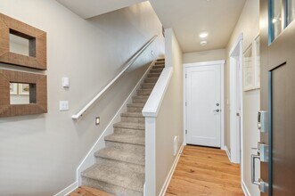 13730 Manor Way in Lynnwood, WA - Building Photo - Building Photo