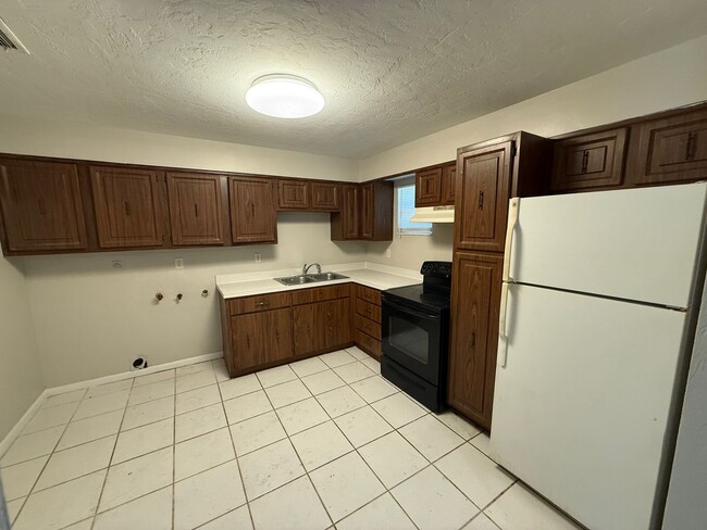 2036 NW 31st Pl in Gainesville, FL - Building Photo - Building Photo