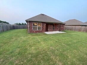 120 Cisterna Dr in Centerton, AR - Building Photo - Building Photo