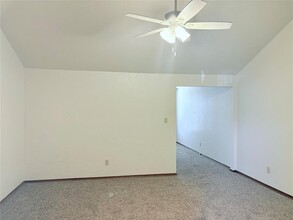 3202 Ridgecrest Ct in Norman, OK - Building Photo - Building Photo