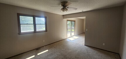 1630 S Red Oaks St in Wichita, KS - Building Photo - Building Photo