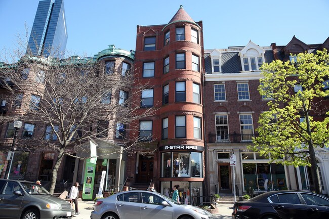 160 Newbury St
