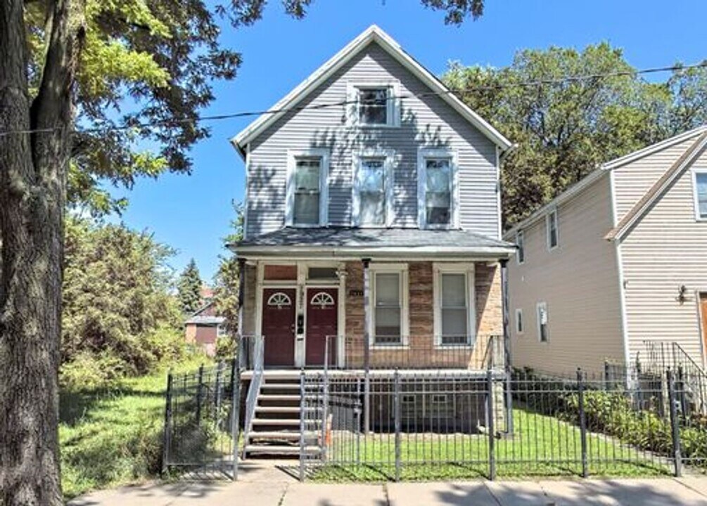 7927 S Parnell Ave in Chicago, IL - Foto de edificio