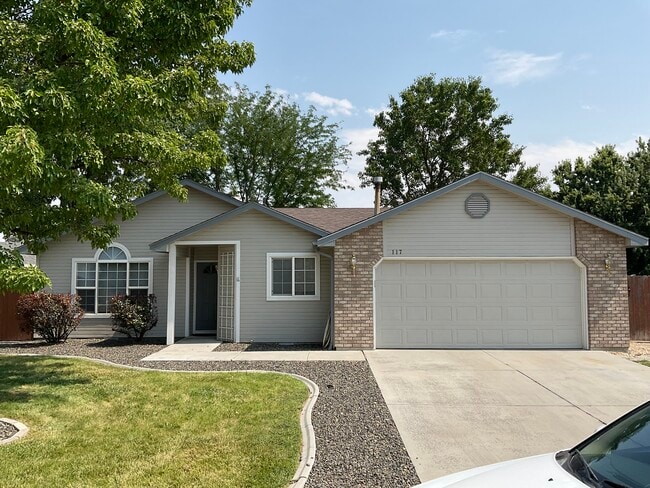 117 E Woodbury Dr