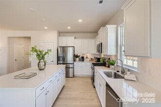 194 White Apple Wy in Statesville, NC - Building Photo - Building Photo