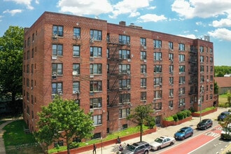 109-15 Merrick Blvd in Jamaica, NY - Building Photo - Building Photo