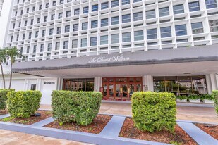 700 Biltmore Way in Coral Gables, FL - Building Photo