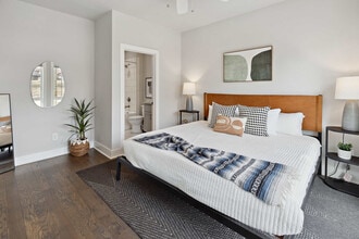 3206 West End Cir in Nashville, TN - Foto de edificio - Building Photo