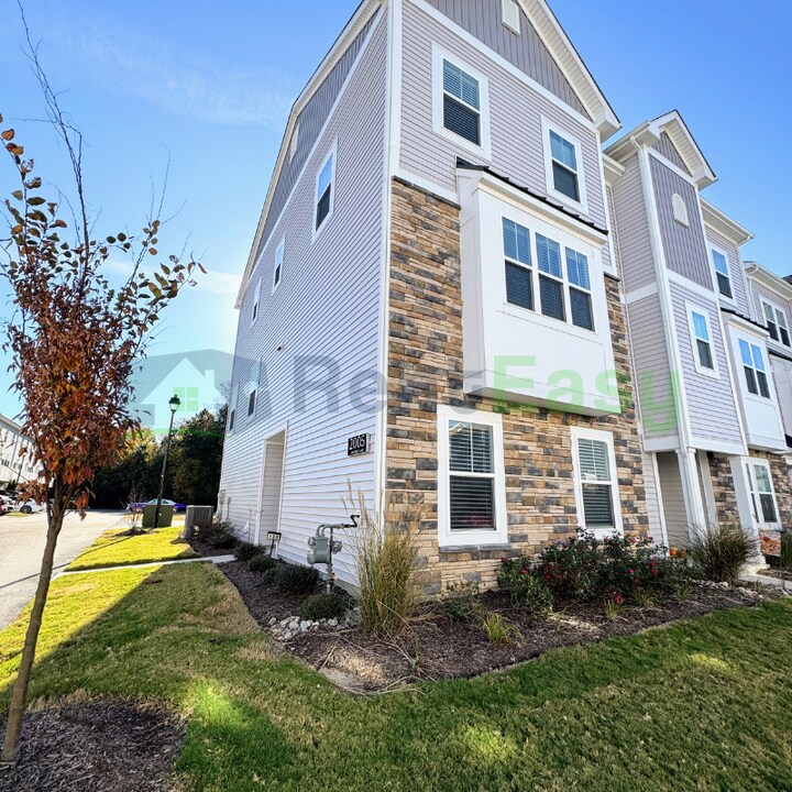 2005 Laycock Ln in Suffolk, VA - Building Photo