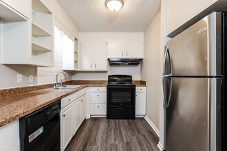 506 Christine Dr in Ridgeland, MS - Building Photo - Building Photo