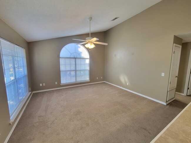 7470 Harvest Village Ct in Navarre, FL - Building Photo - Building Photo
