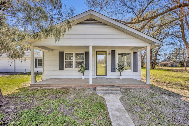 4255 State Highway 323 W in Henderson, TX - Building Photo - Building Photo