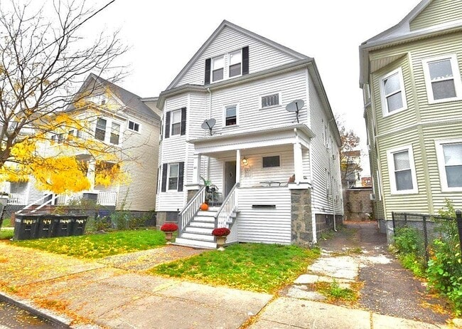 44 Floyd St, Unit #3