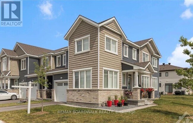 741 Derreen Ave in Ottawa, ON - Building Photo - Building Photo