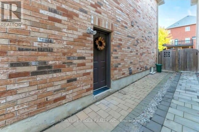 43 Naylor Drive in Bradford West Gwillimbury, ON - Building Photo - Building Photo