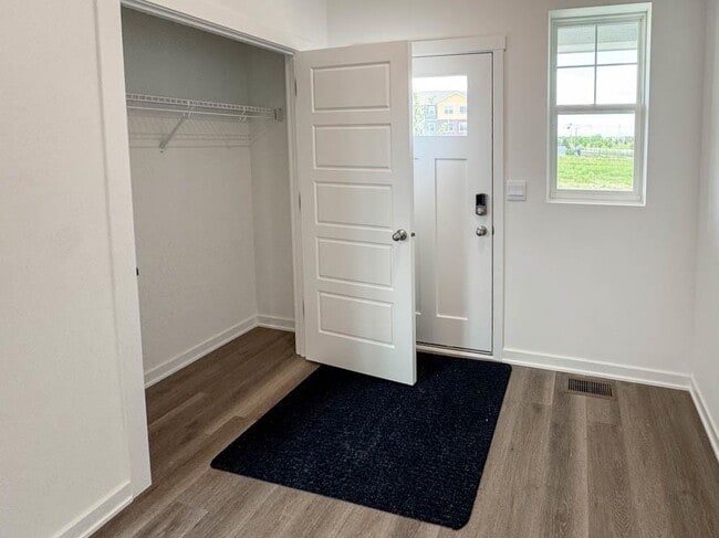 513 Oak Opening Dr in Stoughton, WI - Building Photo - Building Photo