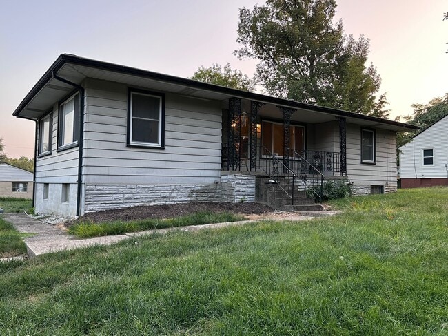 2805 NE 56th Ter in Gladstone, MO - Building Photo - Building Photo