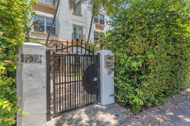 737 Jefferson Ave in Miami Beach, FL - Building Photo - Building Photo
