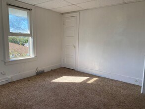 523 N 12th St in Bismarck, ND - Building Photo - Building Photo