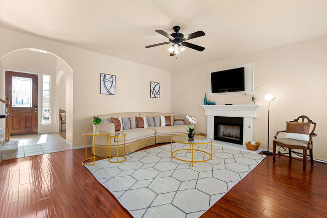 24807 Cloudy Creek in San Antonio, TX - Foto de edificio - Building Photo