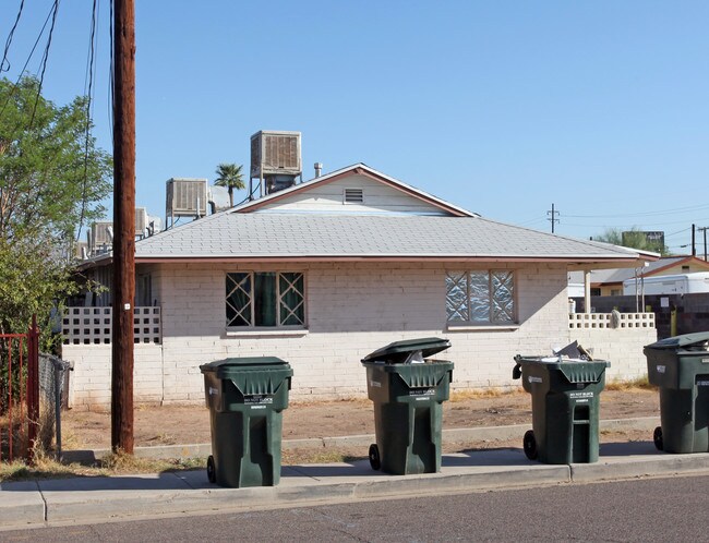 Aurora Place in Phoenix, AZ - Foto de edificio - Building Photo