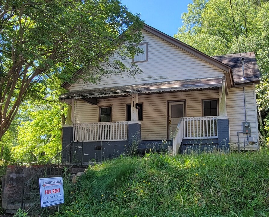 668 Gilliam Ave in Greenwood, SC - Building Photo