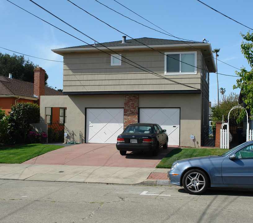 722 S Grant St in San Mateo, CA - Building Photo