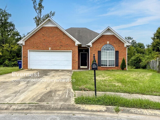 property at 1512 Amberley Woods Cir