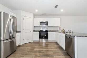 564 Pemberton St in Euharlee, GA - Building Photo - Building Photo