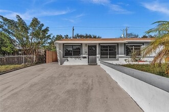 7041 Raleigh St in Hollywood, FL - Building Photo - Building Photo