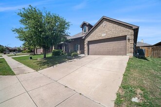 10412 Mono Lake Rd in Fort Worth, TX - Building Photo - Building Photo