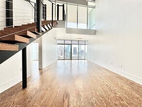 2500 N Houston St in Dallas, TX - Building Photo - Building Photo