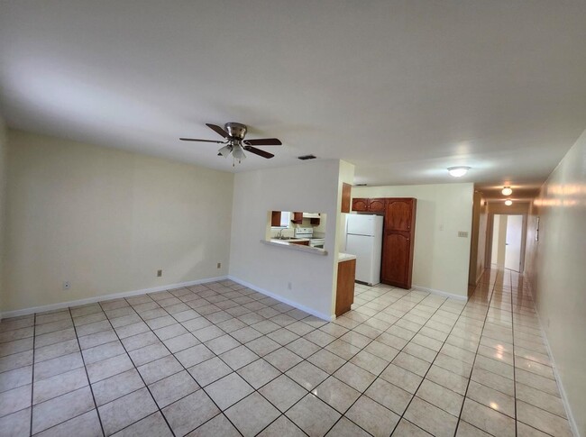 3005 Reynolds St in Laredo, TX - Building Photo - Building Photo