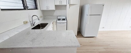 909 University Ave, Unit 214 in Honolulu, HI - Foto de edificio - Building Photo