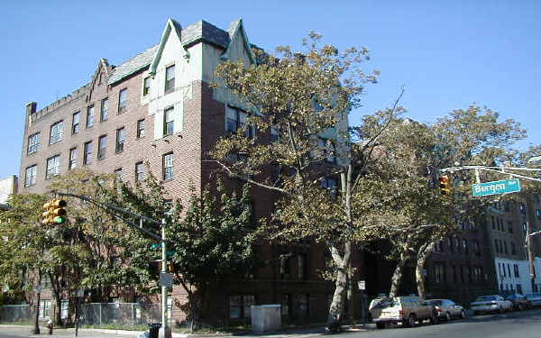 135 Belmont Ave in Jersey City, NJ - Building Photo - Building Photo