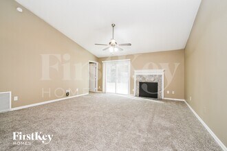 9518 Plum Lake Ln W in Jacksonville, FL - Foto de edificio - Building Photo