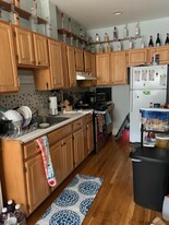 126 Calumet St, Unit 3 Apartamentos