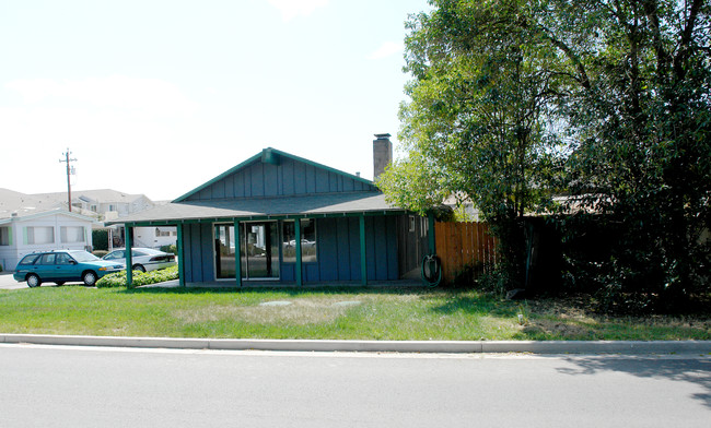 Stonegate Mobile Home Park in Fulton, CA - Building Photo - Building Photo